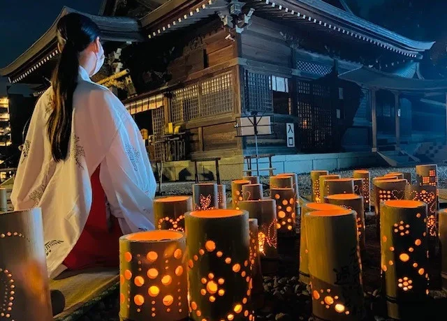 岡田宮,巫女,灯籠祭