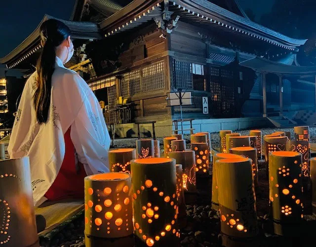 岡田宮,巫女,灯籠祭